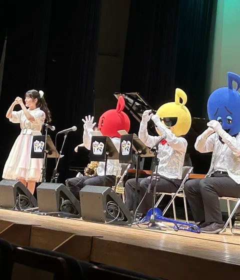 手遊びうたやクイズで参加コーナー盛りだくさん